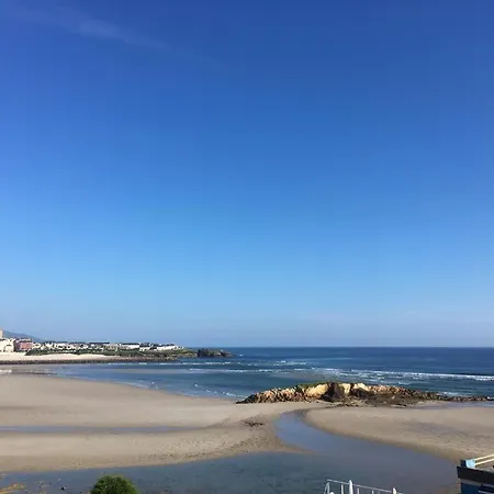 Con Hermosas Vistas A La Playa Del Altar Sieiro